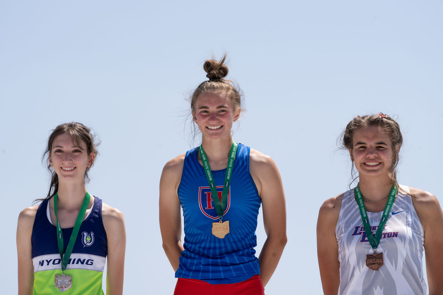 Juliette Laracuente-Huebner of Marengo Highland sets new State Record in the D2 Girls High Jump